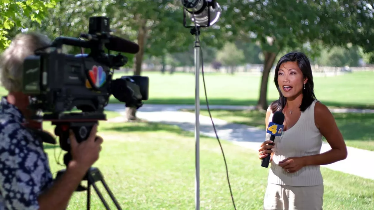 How much do local news reporters make?